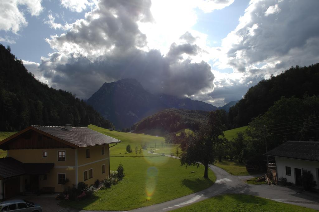 Hinterkellaubauer Bed & Breakfast Kuchl Exterior photo